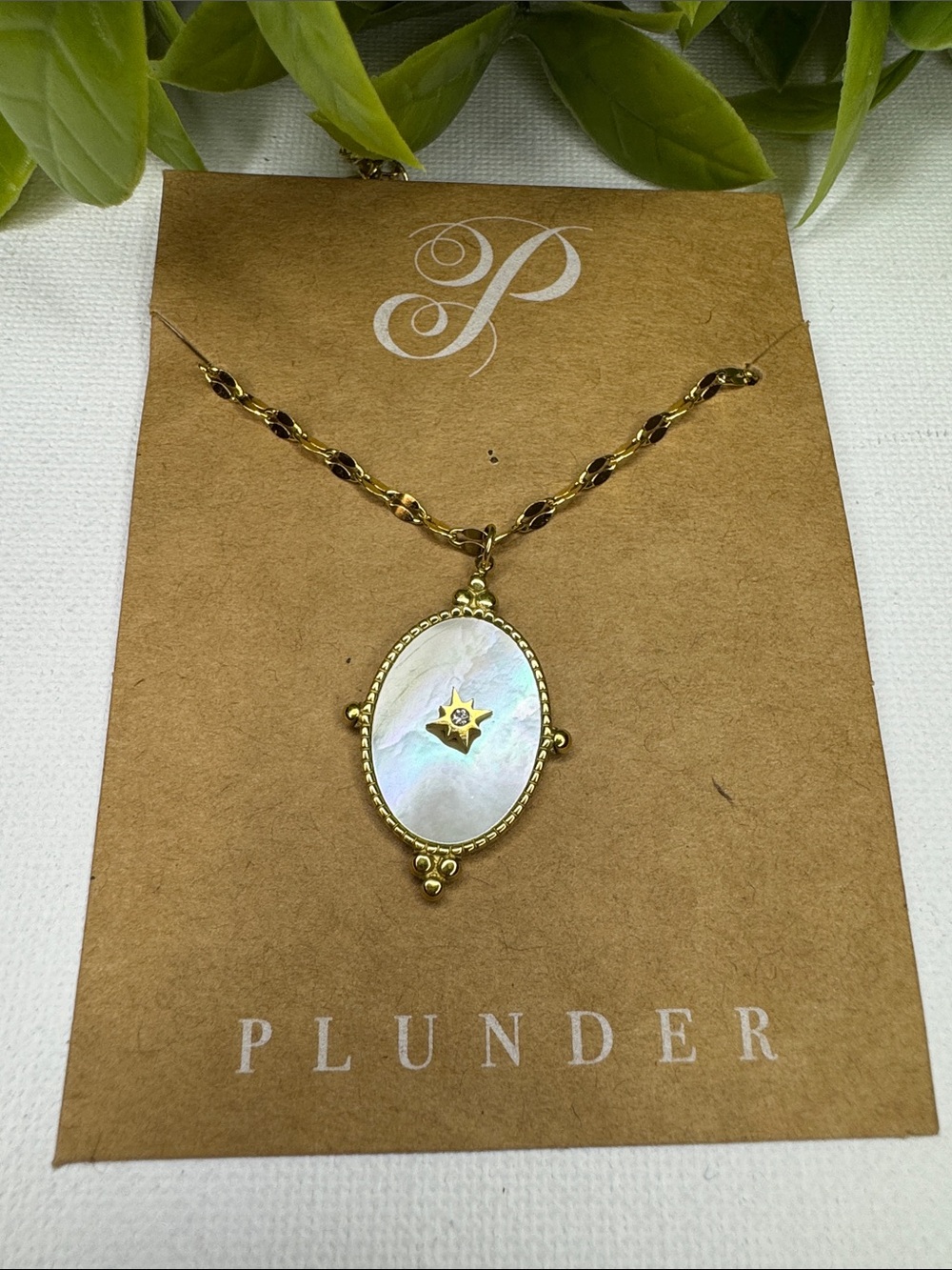 Plunder Mother of Pearl Eileen Necklace